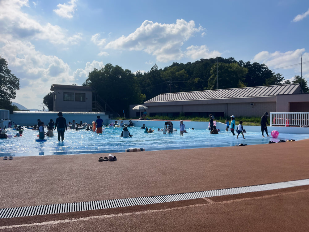 波のプール